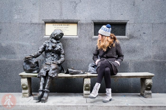 Eleanor Rigby con un poquito de compañía. Otro must que ver en Liverpool