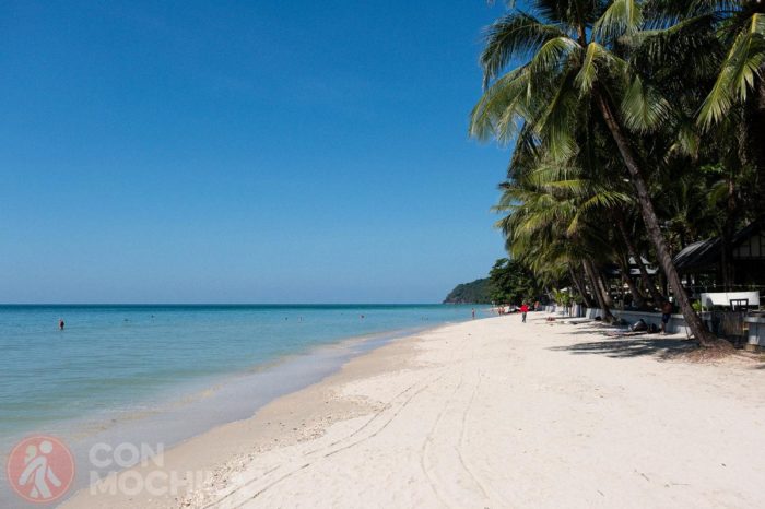 KOH CHANG White sand beach