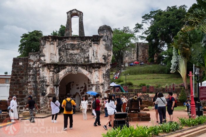 A Famosa y Puerta de Santiago
