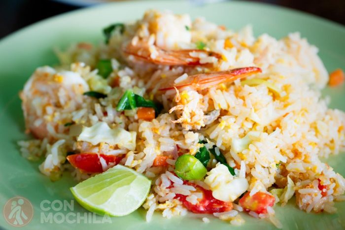 Arroz frito con gambas