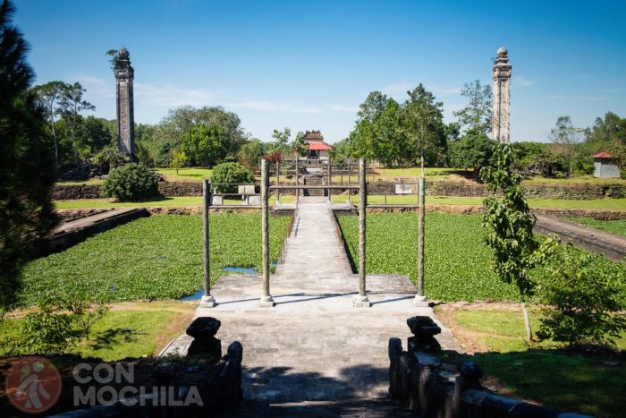 Lagos en la tumba