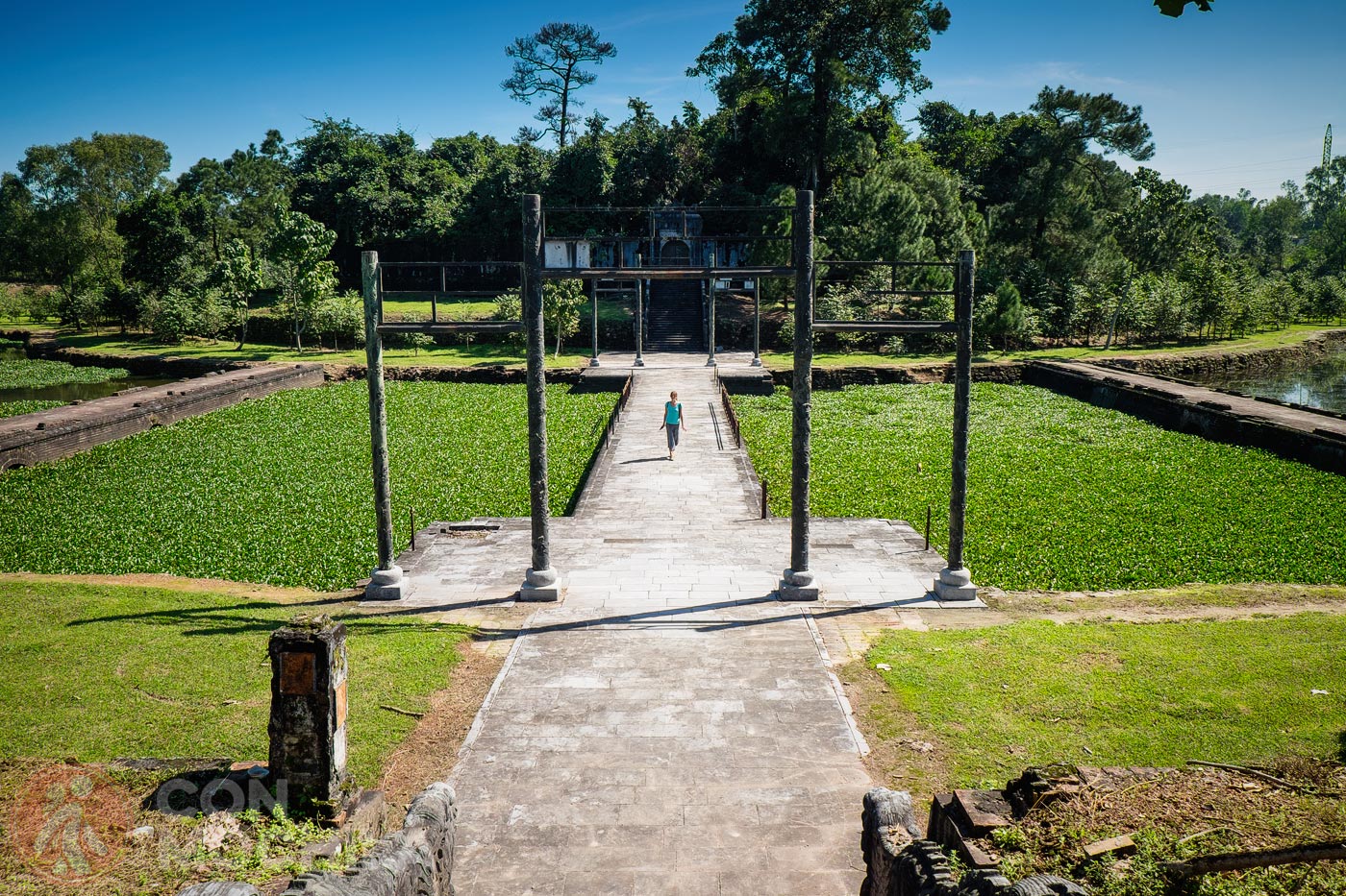 Lagos en la tumba