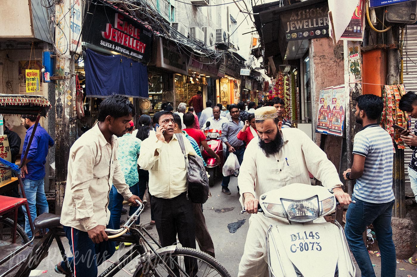 relato divergente old delhi