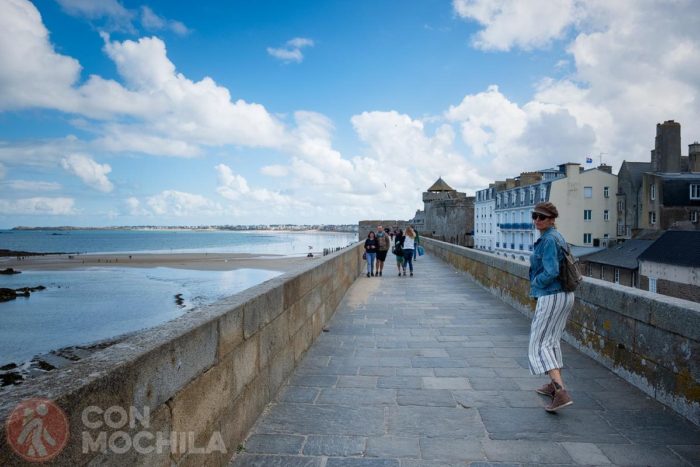 Paseando por la muralla