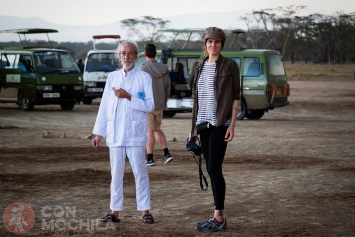 Con Nando, paseando por el Lago Nakuru