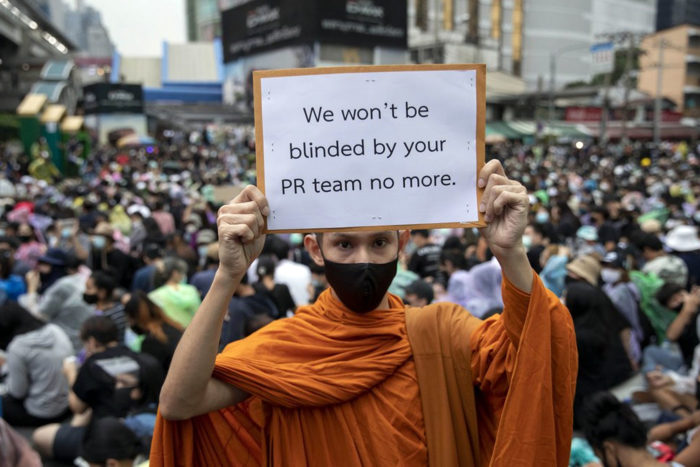 Protestas de Tailandia monje