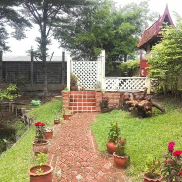 Luang Chumni Village