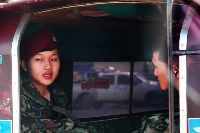 mujer ejercito tailandia