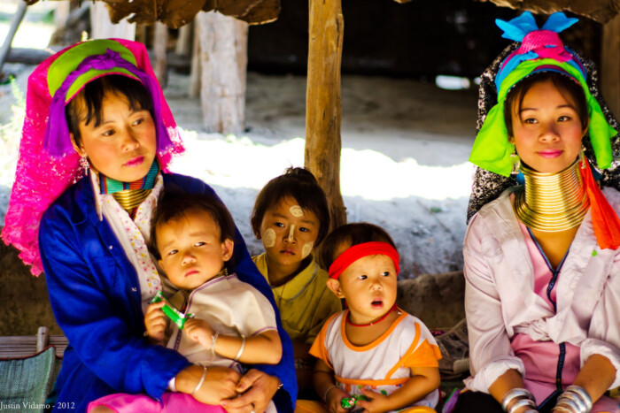 mujeres jirafa
