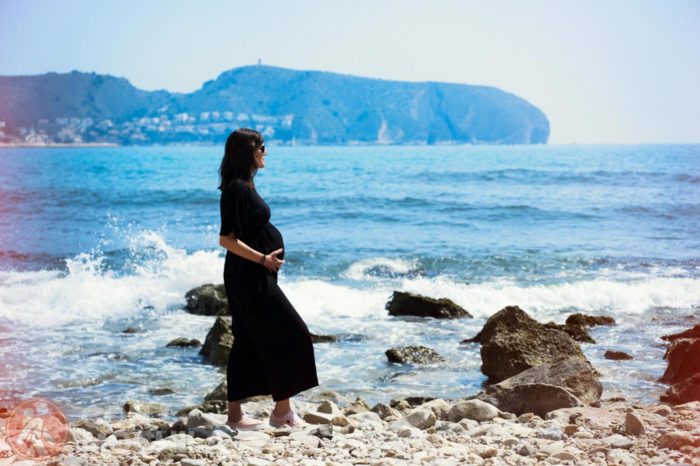 En la playa de Moraira