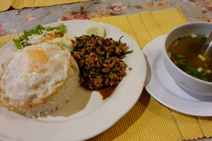 kaphrao pollo