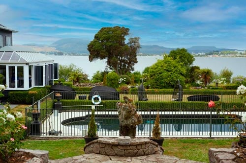 Black Swan Lakeside Boutique Hotel