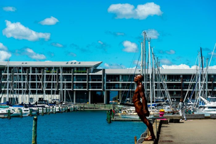 Estatua sobre Wellington waterfront