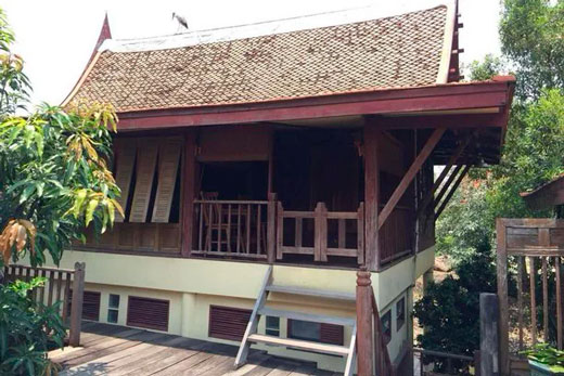 Luang Chumni Village