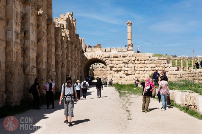 Los muros que rodean el templo de Zeus