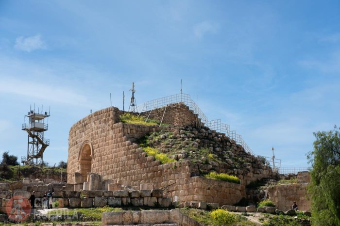 Parte exterior del teatro sur de Jerash