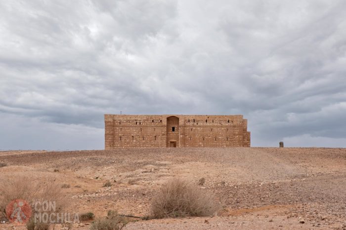 La imponente estructura del castillo al-Kharana