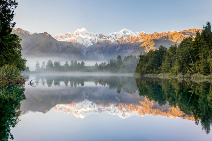 Expectativa sobre lake Matheson