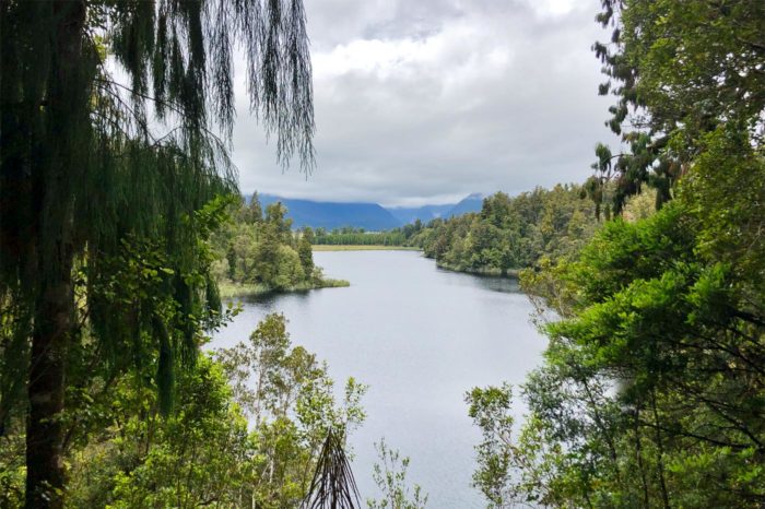 Realidad sobre lake Matheson