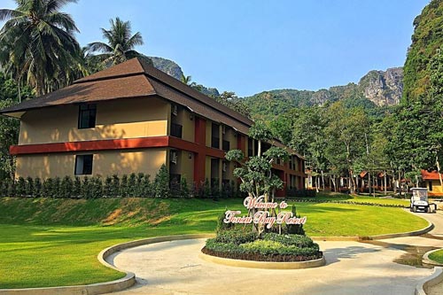 Tonsai Bay Resort