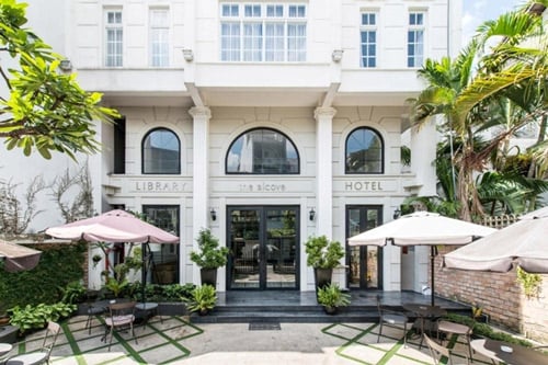 The Alcove Hotel