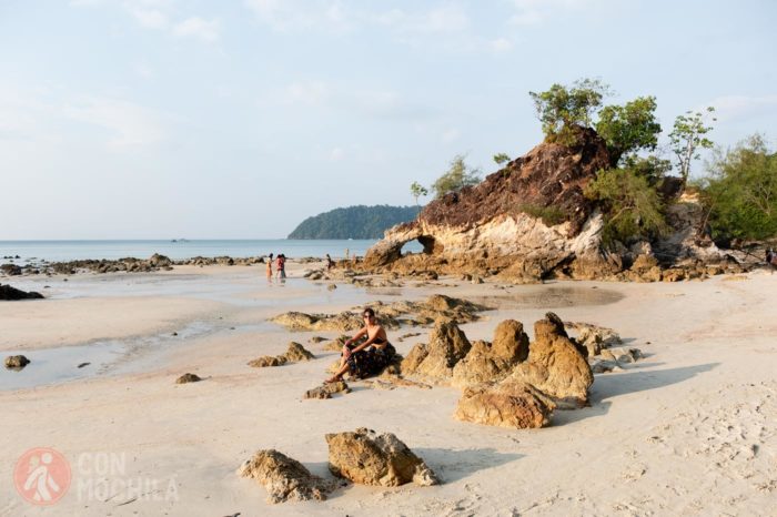 Las populares rocas de la playa