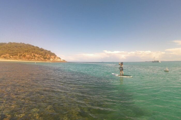 SUP por encima de los corales