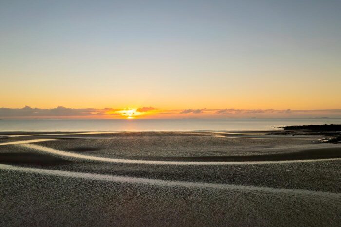 Amanecer en la playa de Cape Palmerston