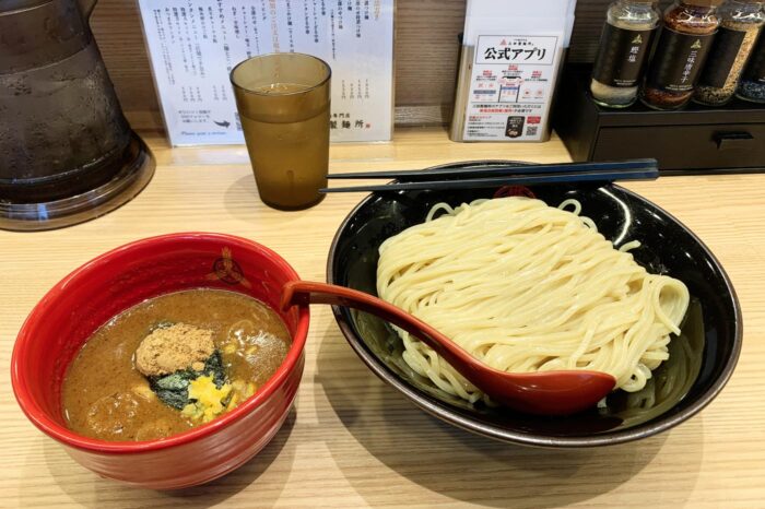Tsukemen listo para comer