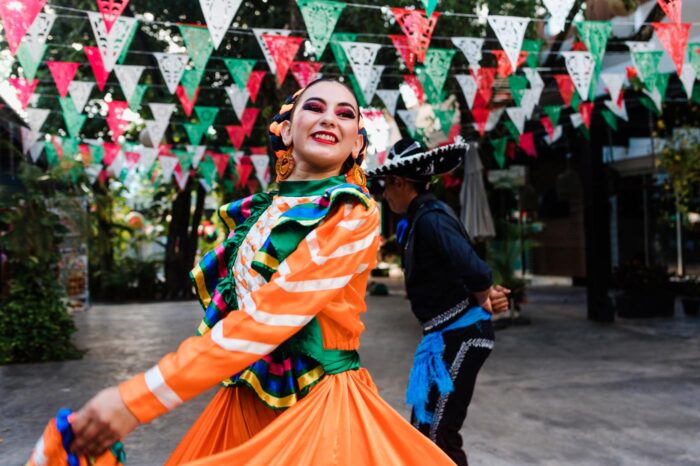 Guadalajara es la segunda ciudad de México; en ella se mastica la cultura, la lengua hispana y la fiesta y el baile