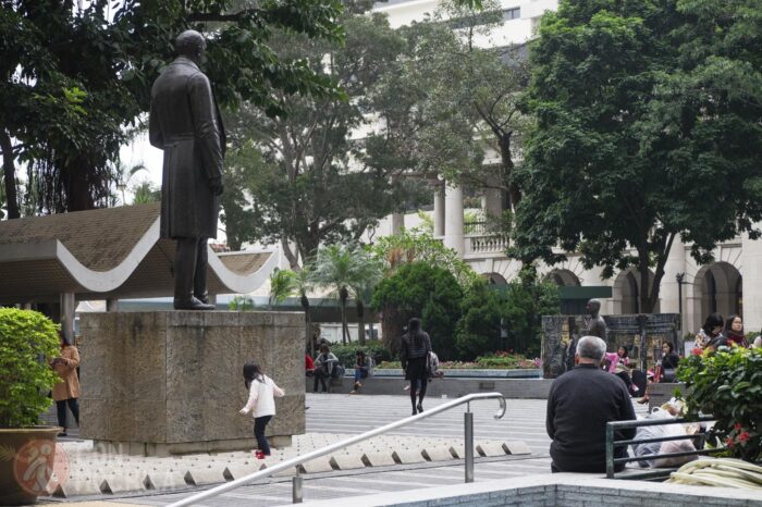 Statue square