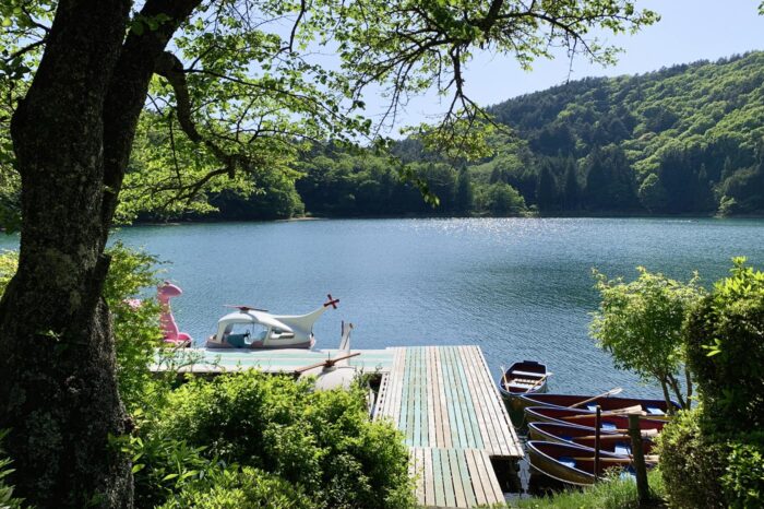 Este camping del lago Shibireko, cerca del Fuji, aparece en uno de los primeros episodios de la serie