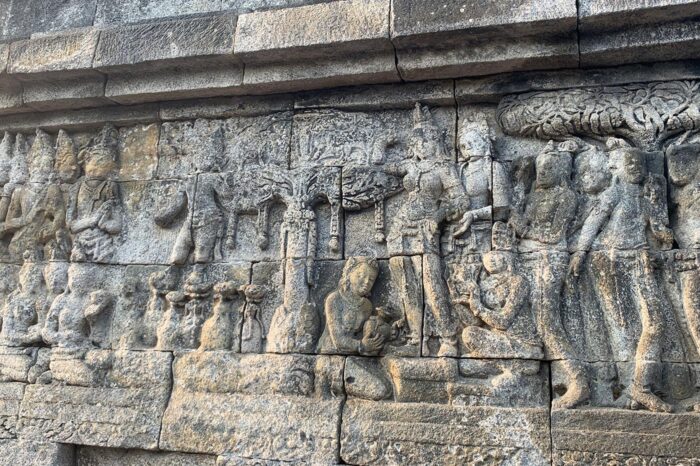 Bajorrelieves en los muros de Borobudur