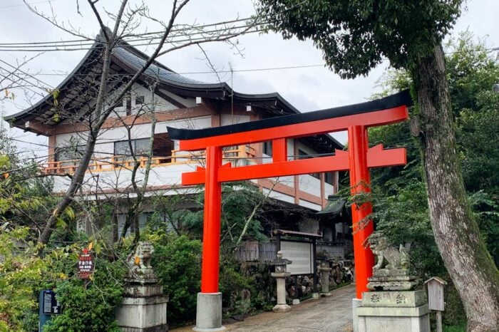 Torii de entrada al santuario de Uji