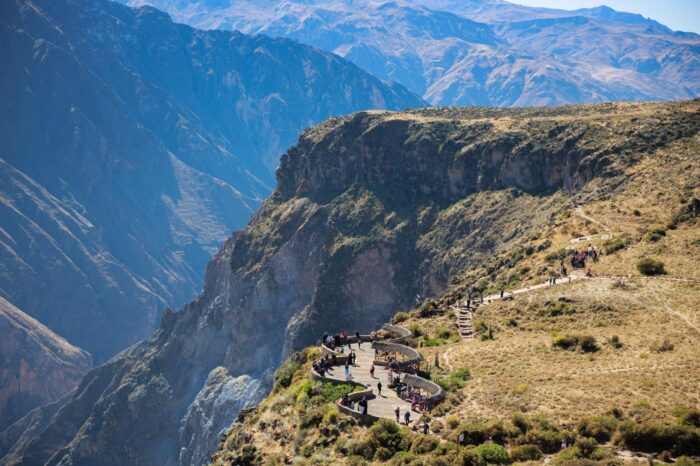 Uno de los tours más bonitos que podemos hacer en dos o tres días desde Arequipa es el del Cañón del Colca.