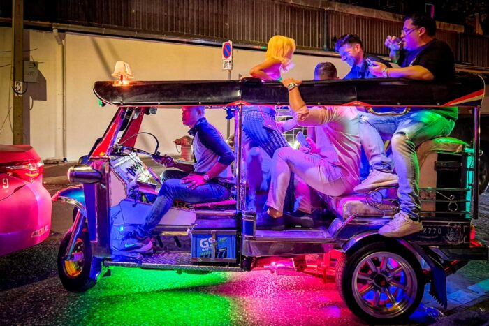 Tuk tuk de fiesta en Bangkok