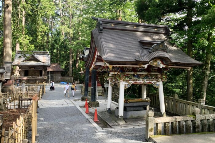 Dependencias y templos secundarios del complejo de Mitsumine Jinja