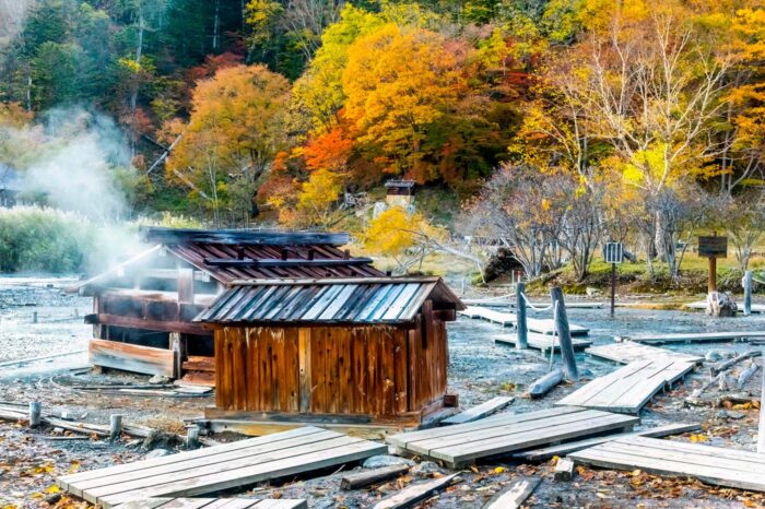 Baños termales al aire libre en Yumoto Onsen