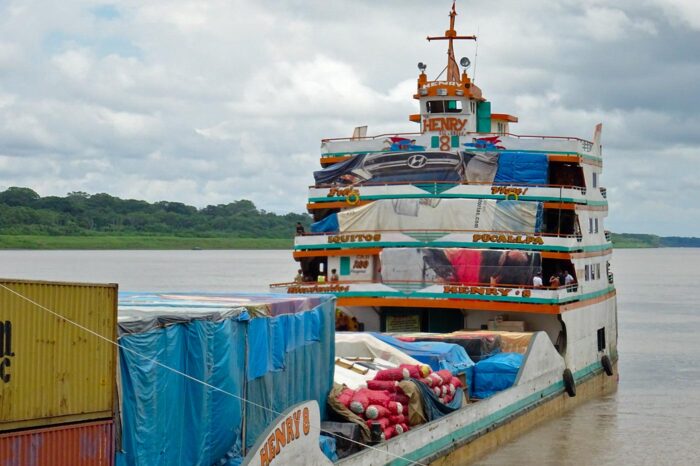 Os presento al Henry 8, el carguero que me llevó a Iquitos