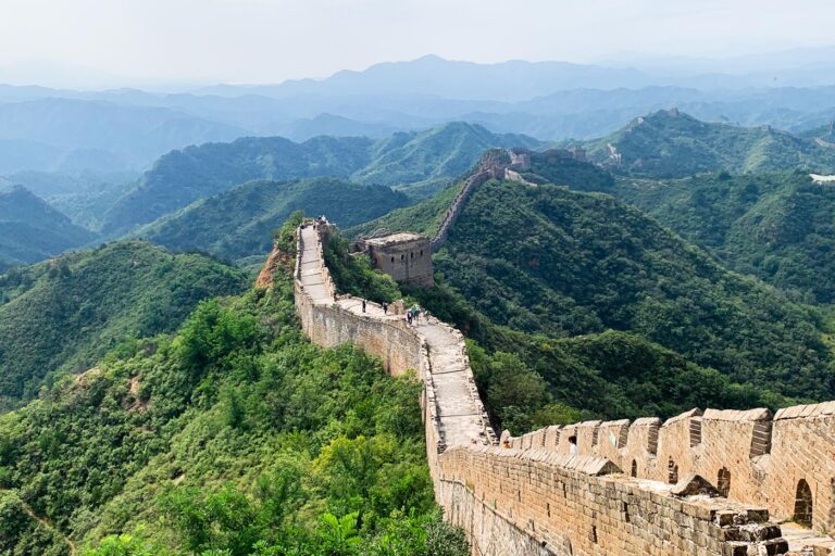 Para poder disfrutar en primera persona de maravillas como la Gran Muralla, vas a necesitar un poco de preparación previa