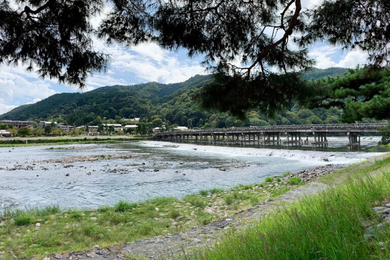 Puente de Arashiyama en las afueras de Kioto