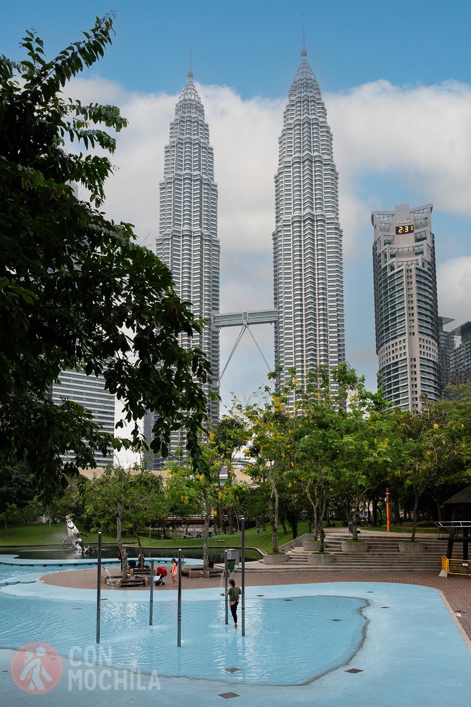El parque KLCC con las Torres Petronas de fondo