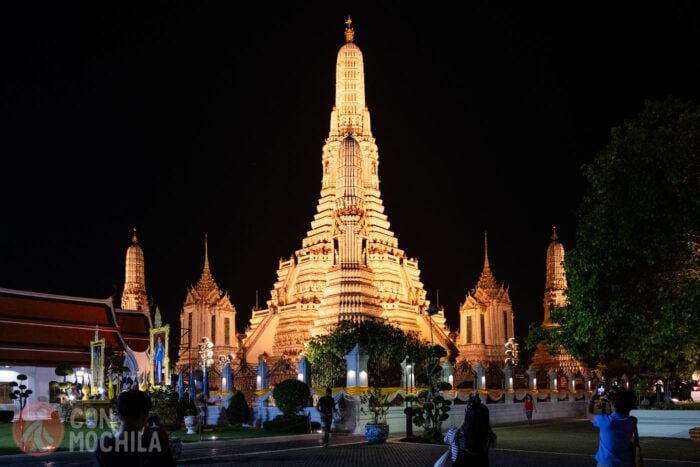 Wat Arun cuando cae la noche