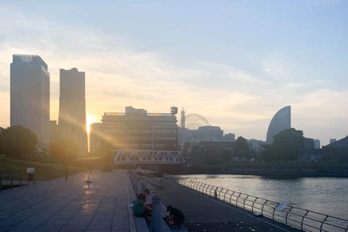 Atardecer junto al puerto