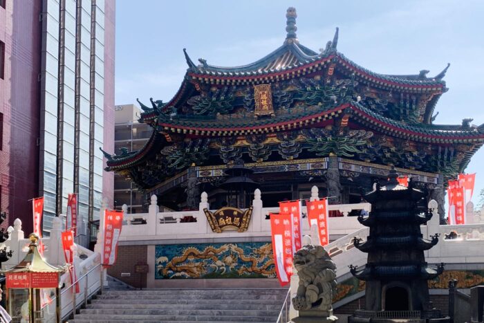 Uno de los impresionantes templos de estilo chino de la Chinatown