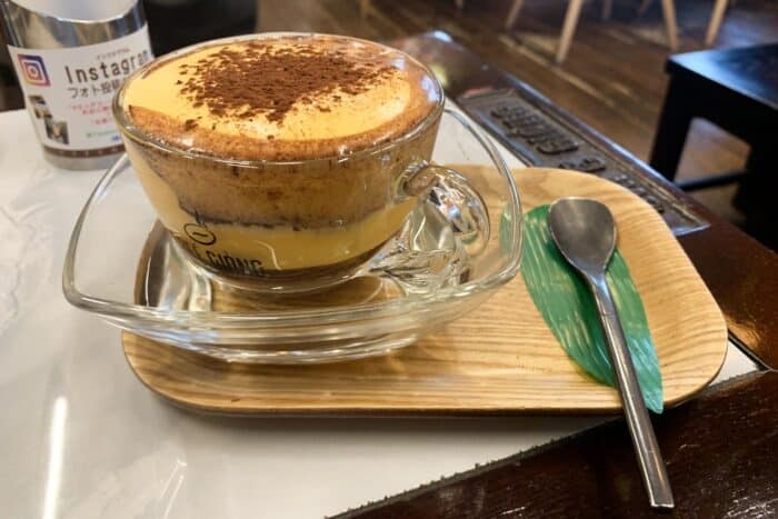 Chocolate con crema de huevo 