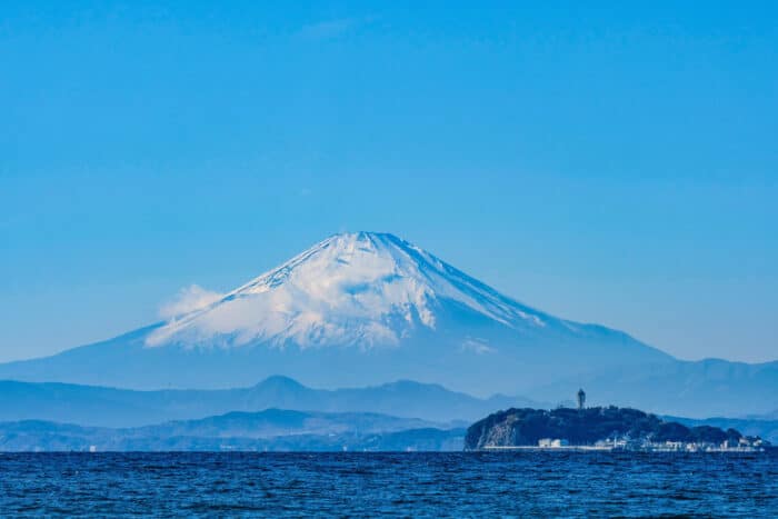 Monte Fuji visto desde la costa de Kamakura
