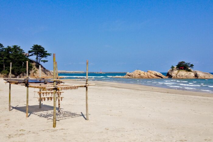 Estampas idílicas como esta son la excepción en la costa japonesa