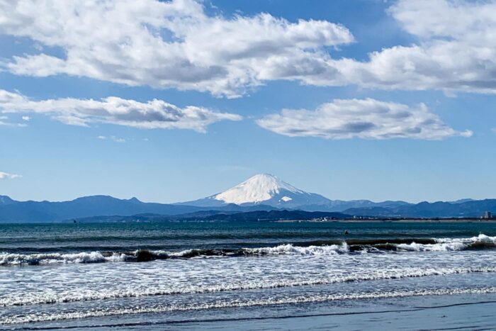 Monte Fuji sobre las aguas de Enoshima