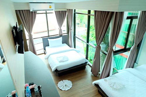 A Plus Deluxe Hotel